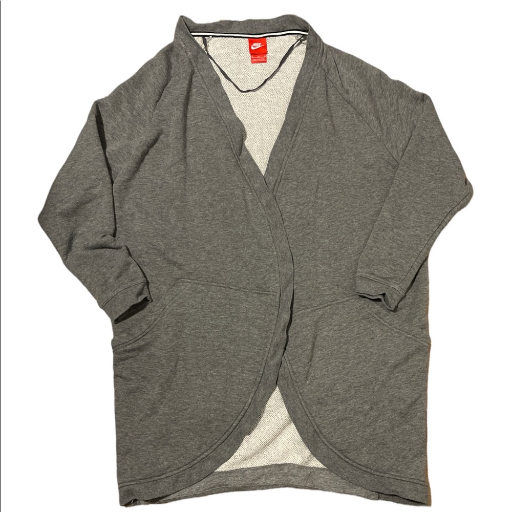 Woman Nike Cape